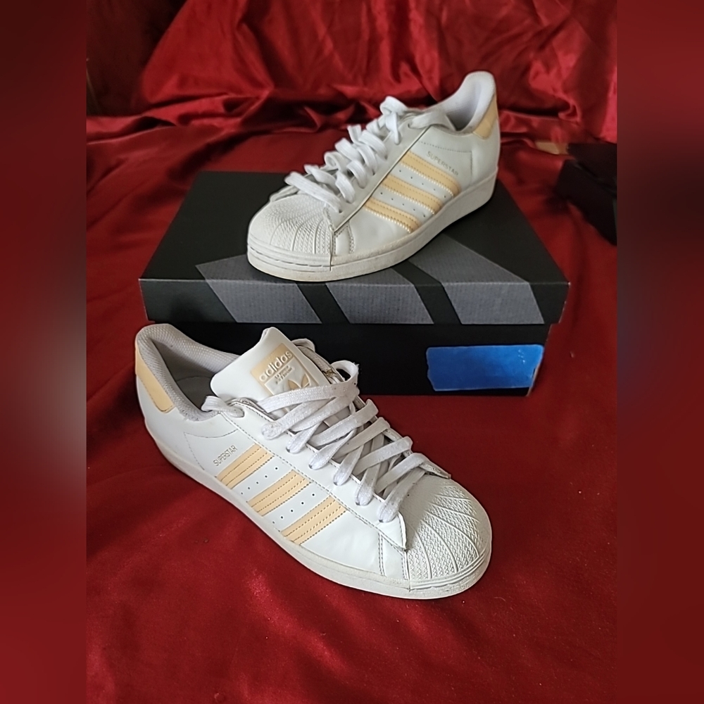 Adidas Superstar Sneakers Women’s Size 8.5 789002. Color White PinkPre-owned